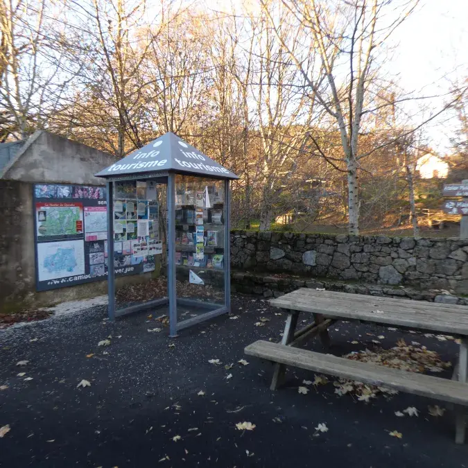 Aire de pique-nique de l'église_Cambon-et-Salvergues
