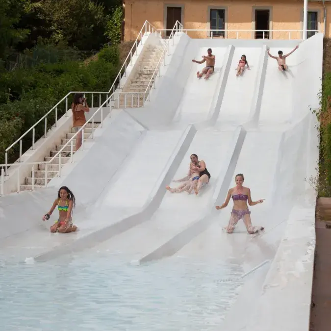 Espace des sources chaudes