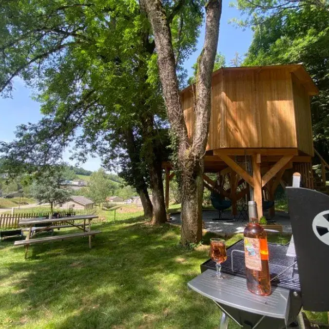 Cabanes dans les abres