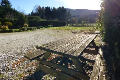 Aire de pique-nique du jardin public_Murat-sur-Vèbre