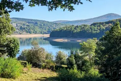 Entre lac et forêts, en trottinette électrique_Nages