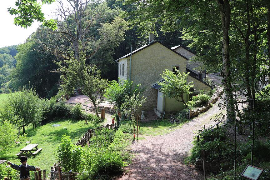 Grande maison en pierre